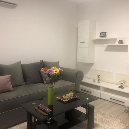 Apartament Cu 2 Camere Oradea Extérieur photo