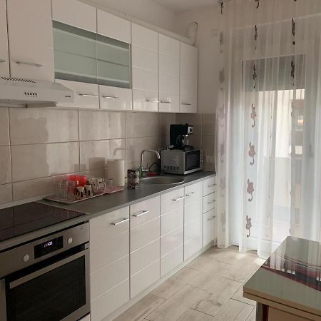 Apartament Cu 2 Camere Oradea Extérieur photo