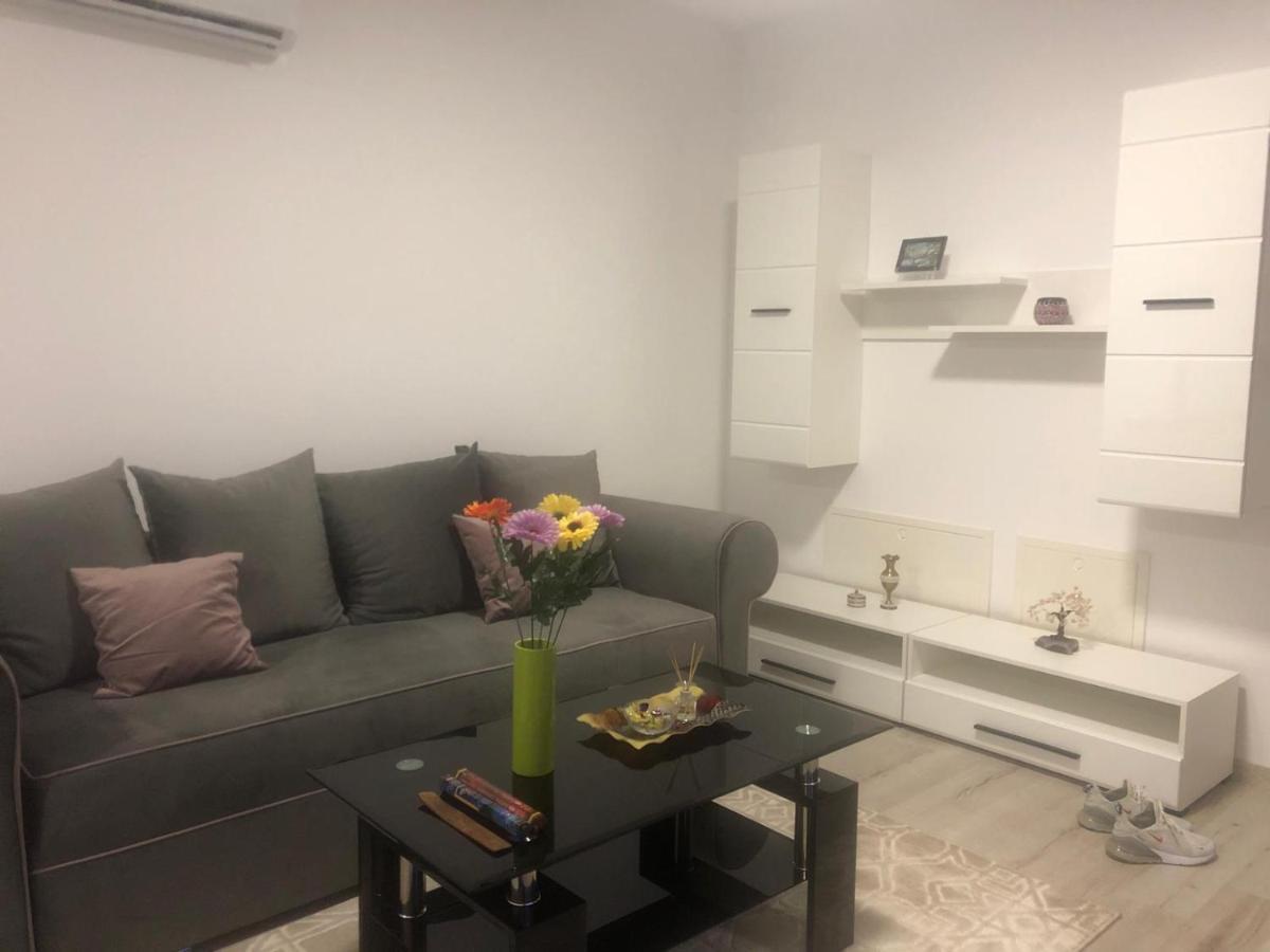 Apartament Cu 2 Camere Oradea Extérieur photo