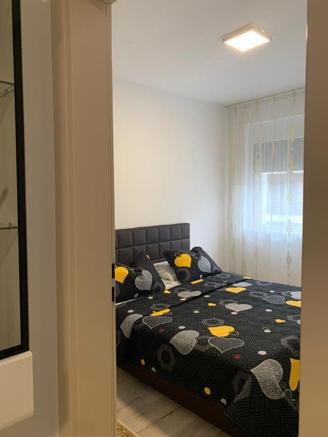 Apartament Cu 2 Camere Oradea Extérieur photo